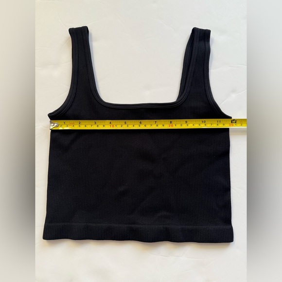 Ribbed Cropped Tank Top Black Size S - Picture 4 of 5